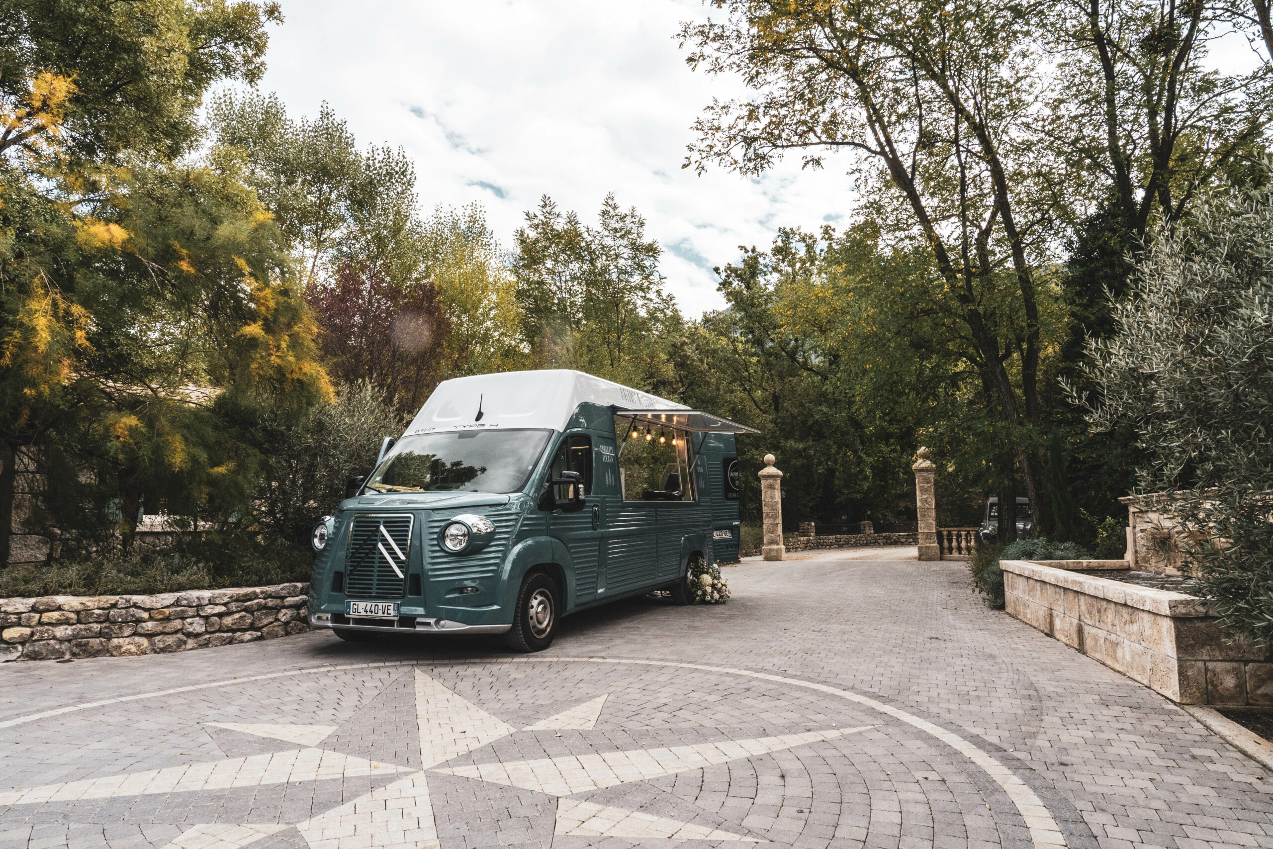 DSC04302 brunch avec foodtruck mas des 5 fontaines